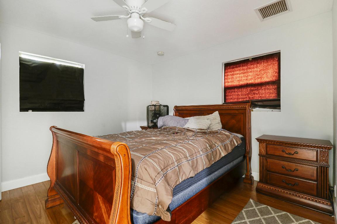 935 Orange Lake Park, FL 33403