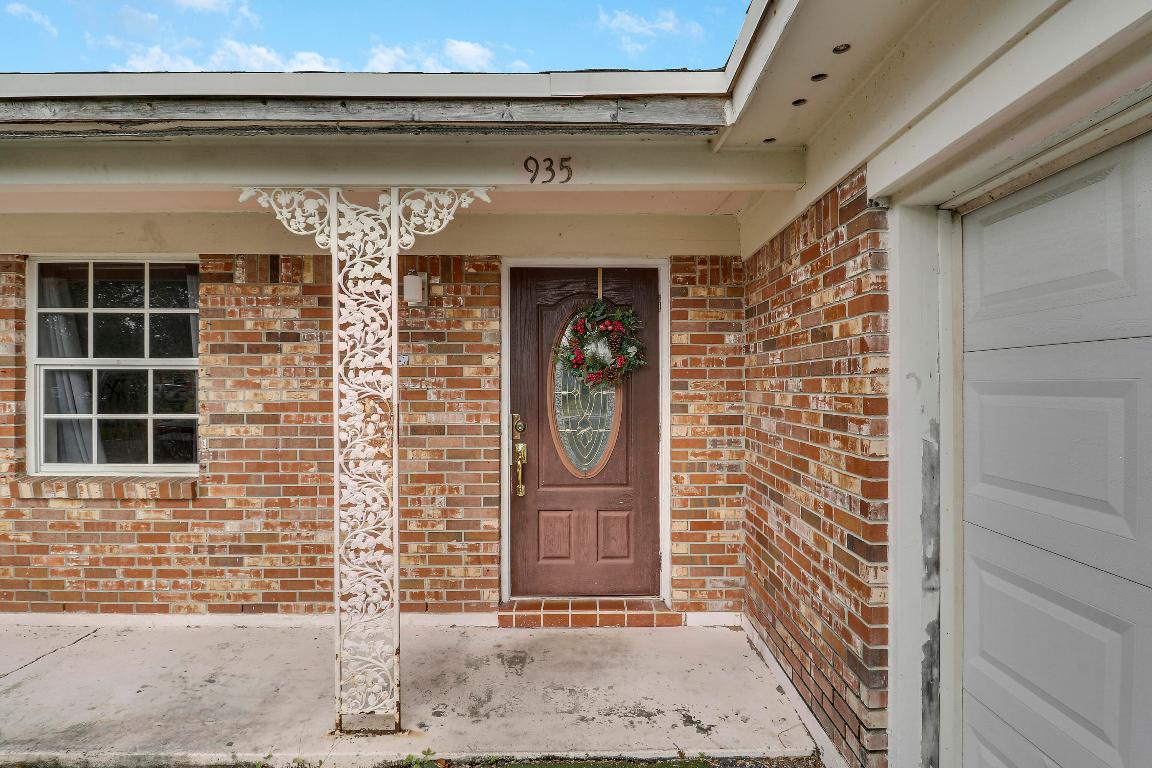 935 Orange Lake Park, FL 33403