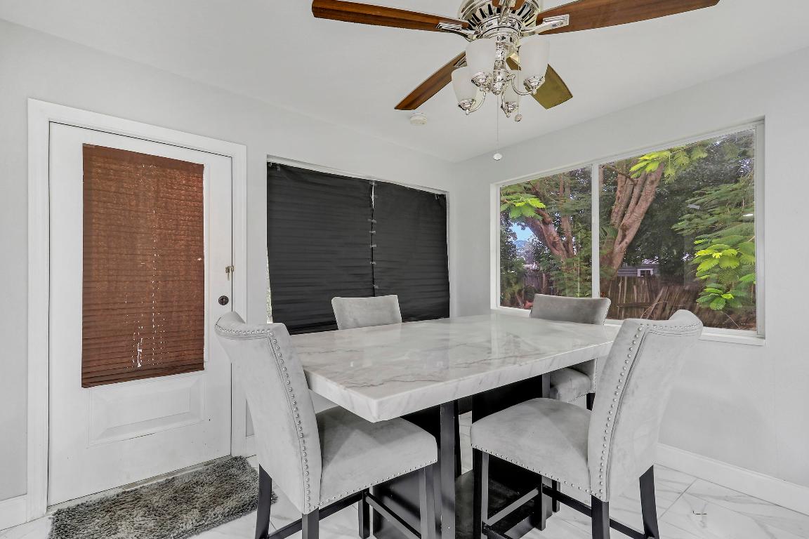 935 Orange Lake Park, FL 33403