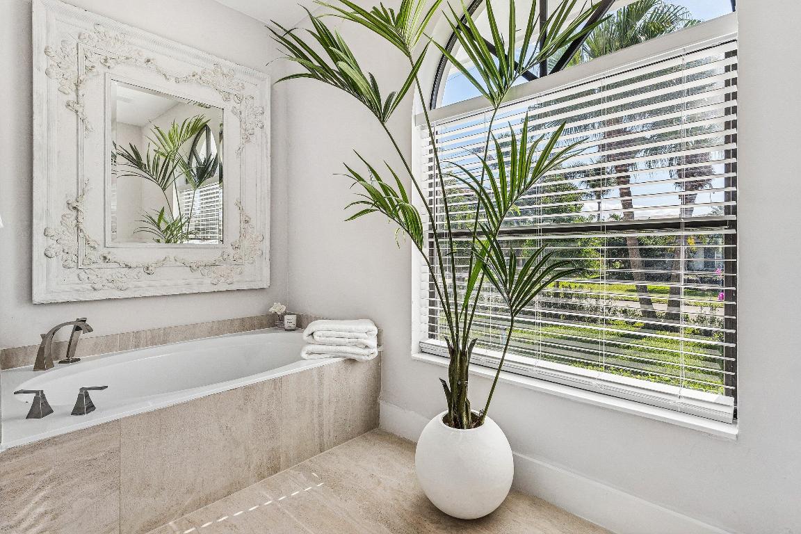 48 Harbour Ocean Ridge, FL 33435