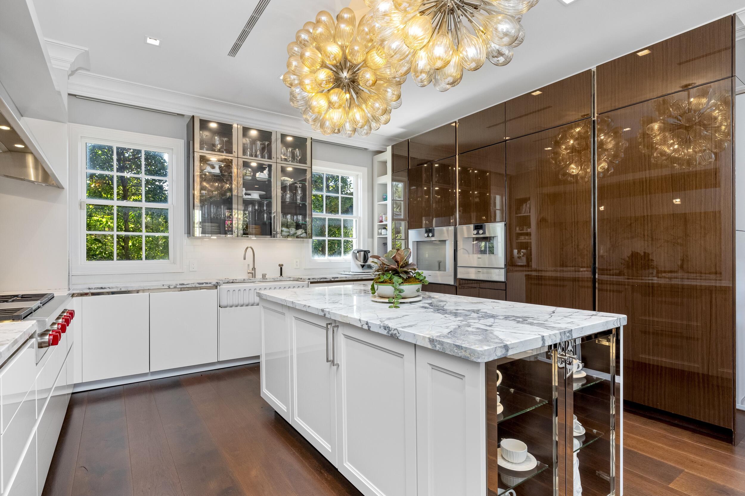 1053 N Lake Palm Beach, FL 33480