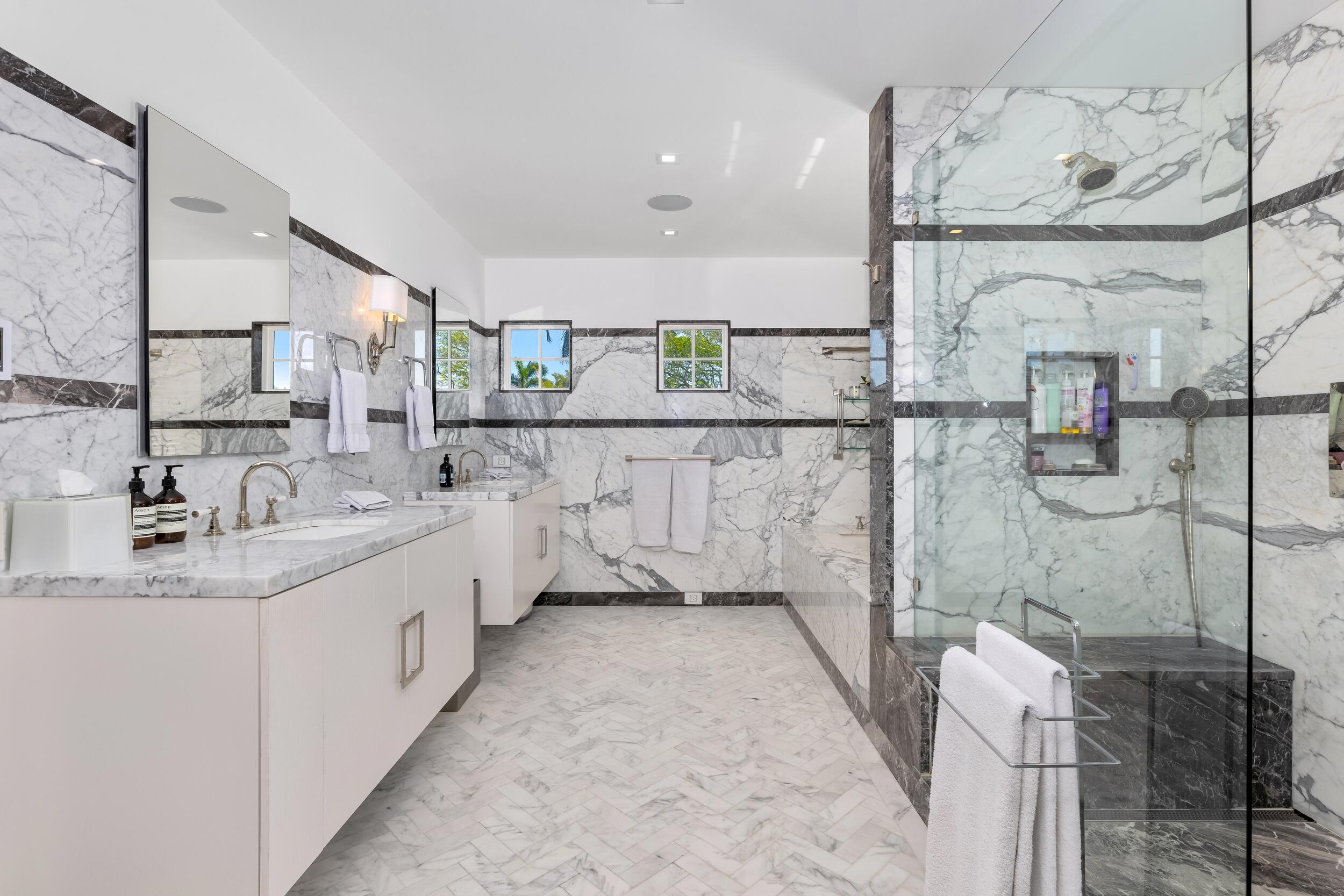 1053 N Lake Palm Beach, FL 33480