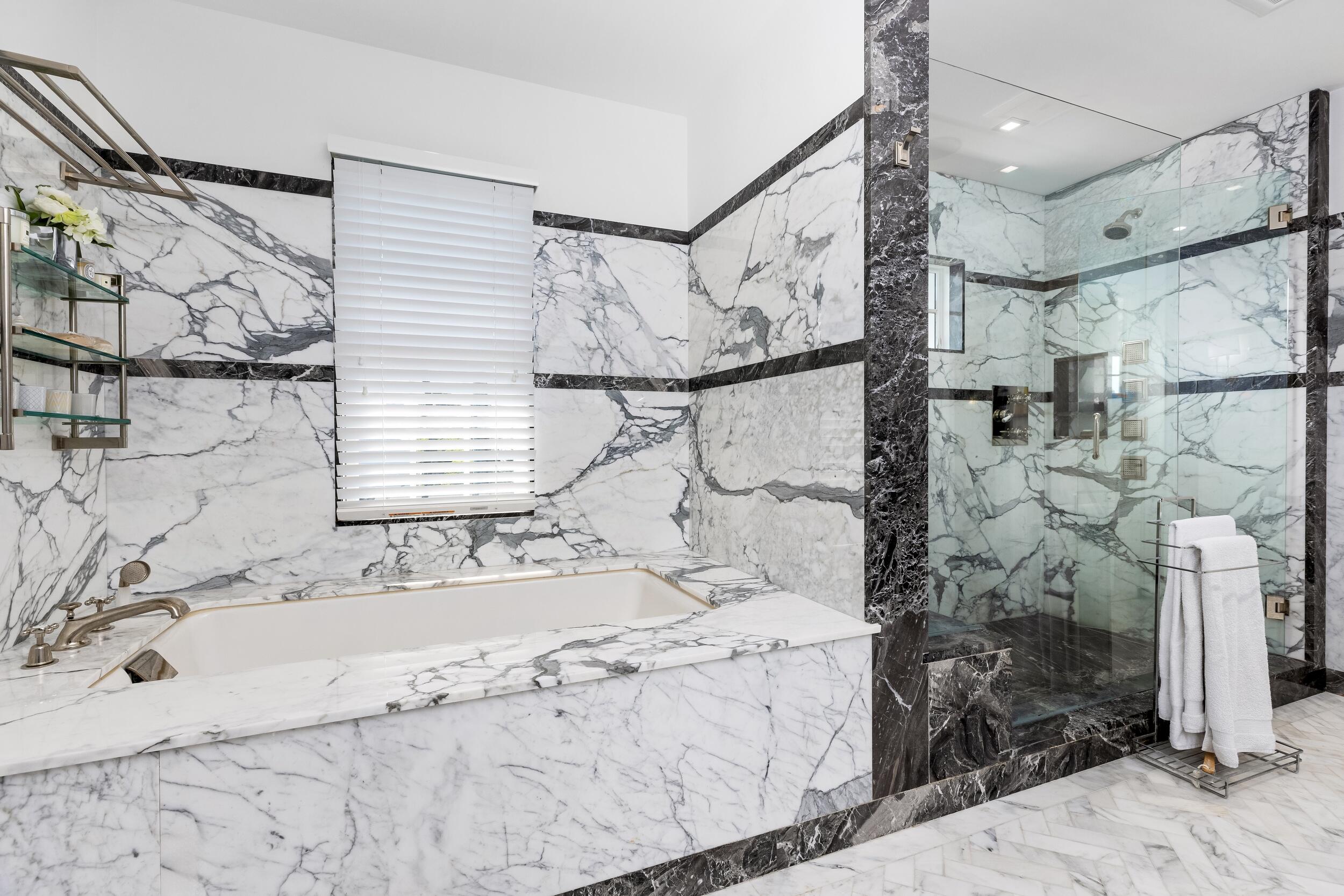 1053 N Lake Palm Beach, FL 33480