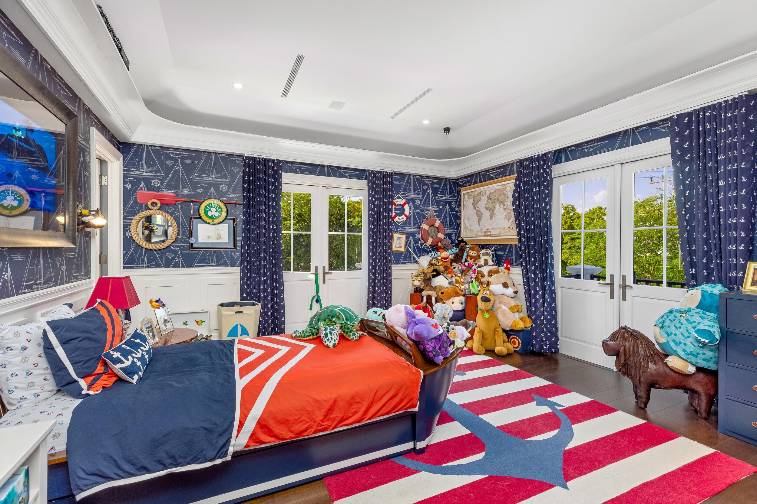 1053 N Lake Palm Beach, FL 33480