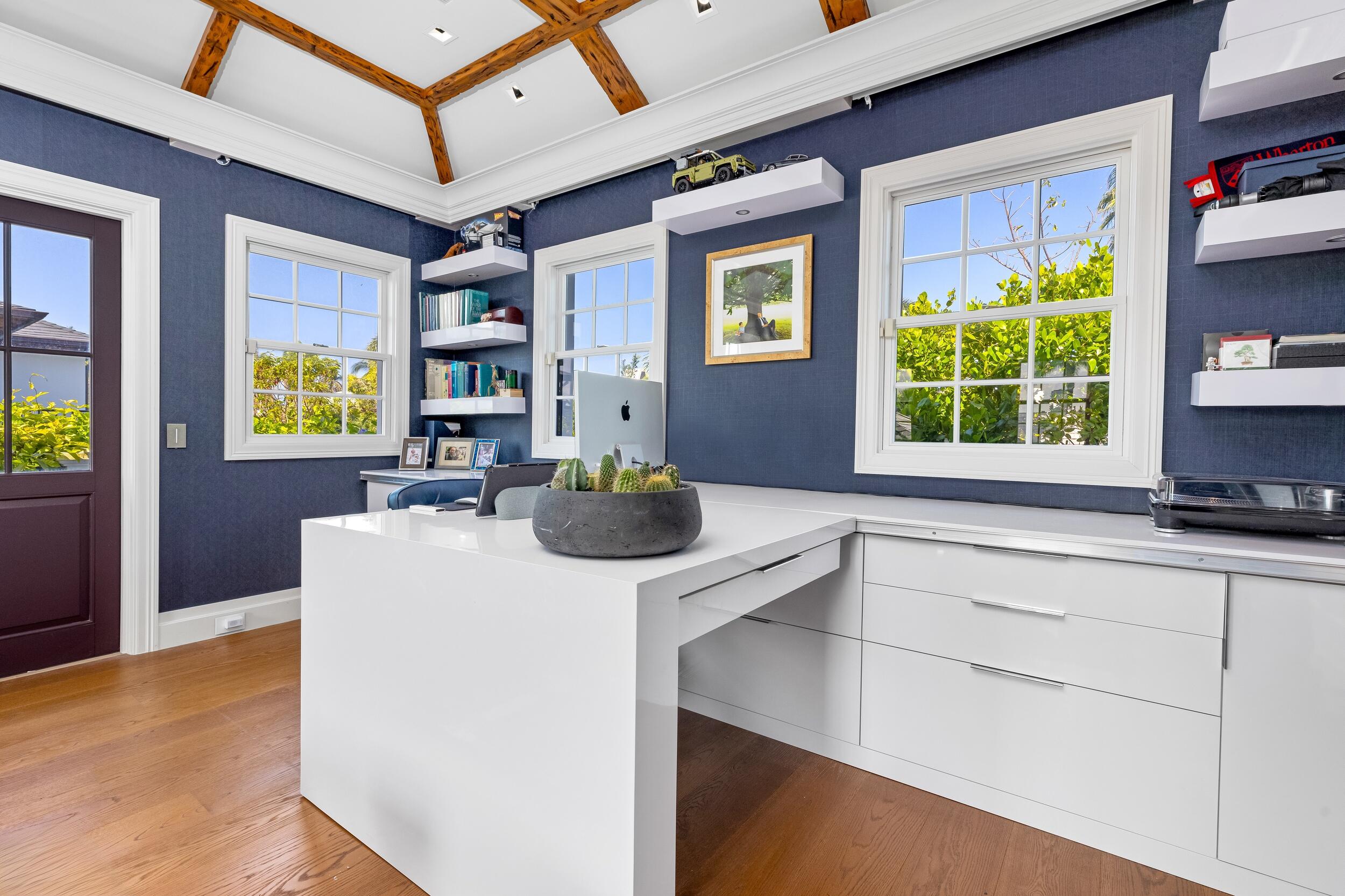 1053 N Lake Palm Beach, FL 33480