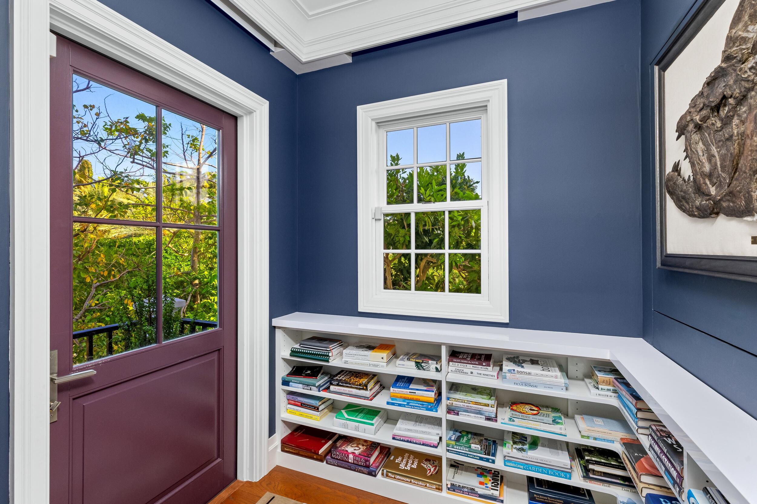 1053 N Lake Palm Beach, FL 33480