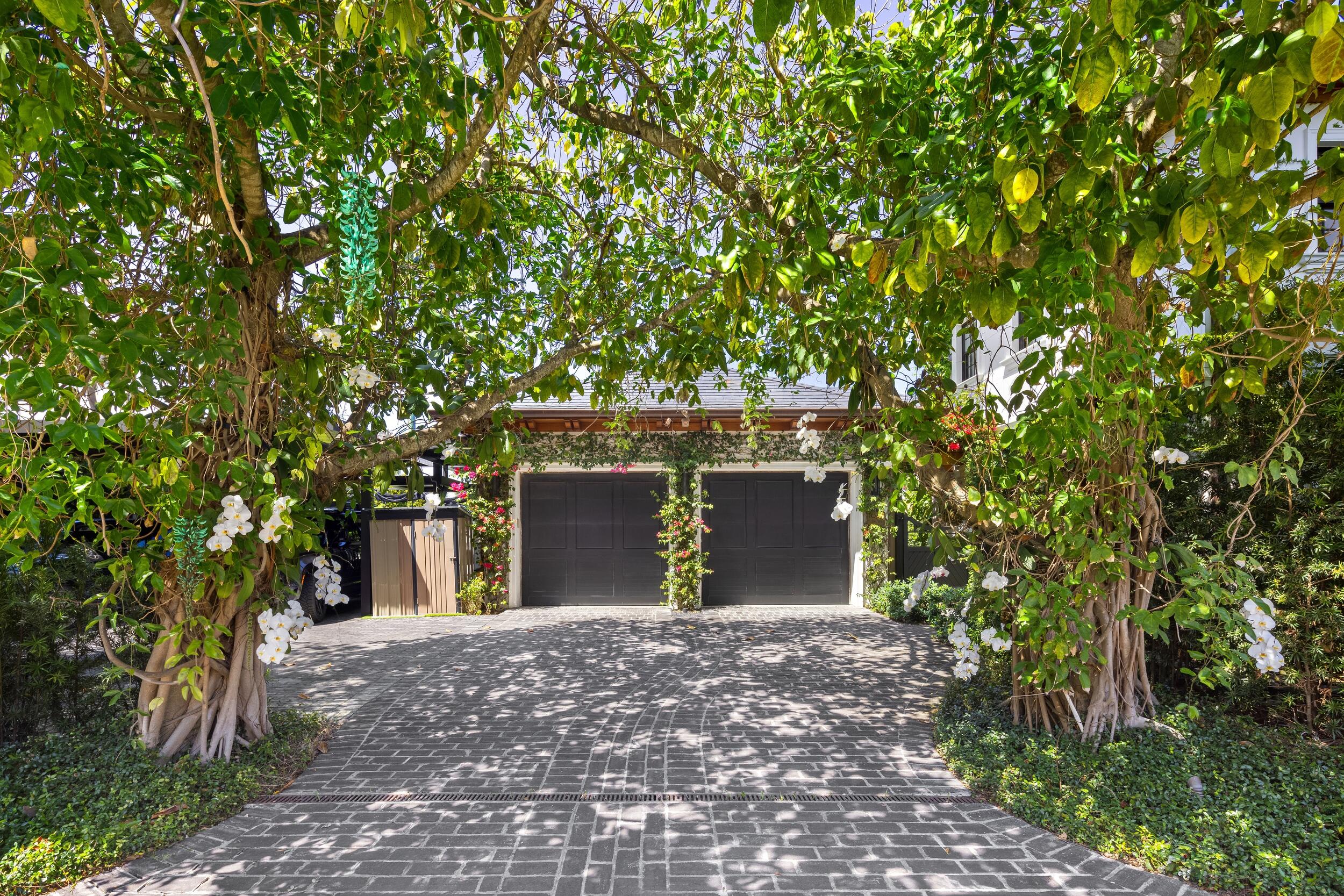 1053 N Lake Palm Beach, FL 33480