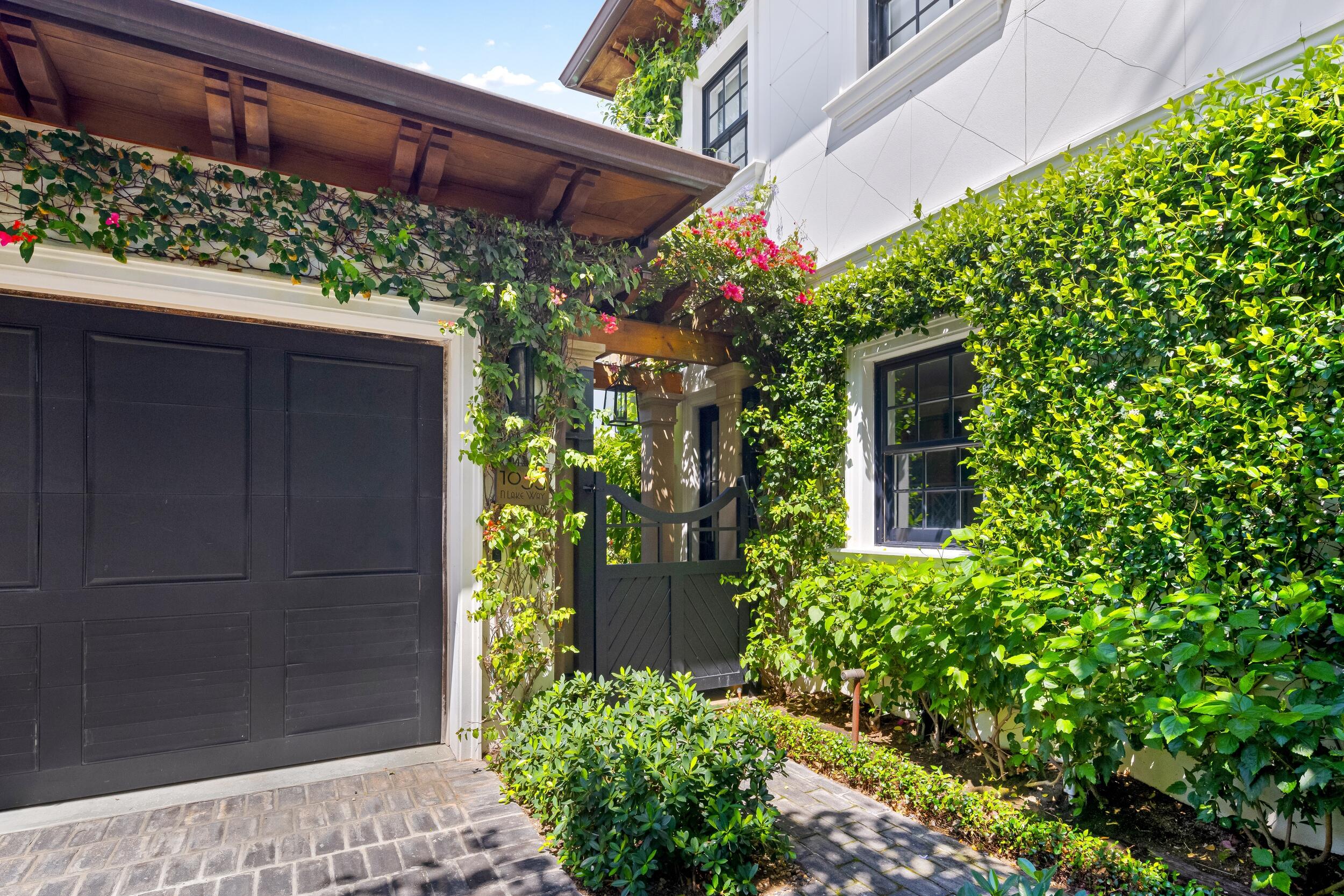 1053 N Lake Palm Beach, FL 33480