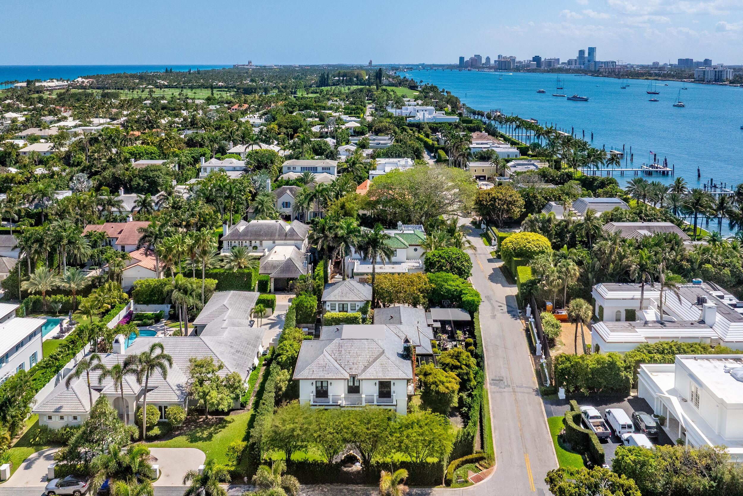 1053 N Lake Palm Beach, FL 33480