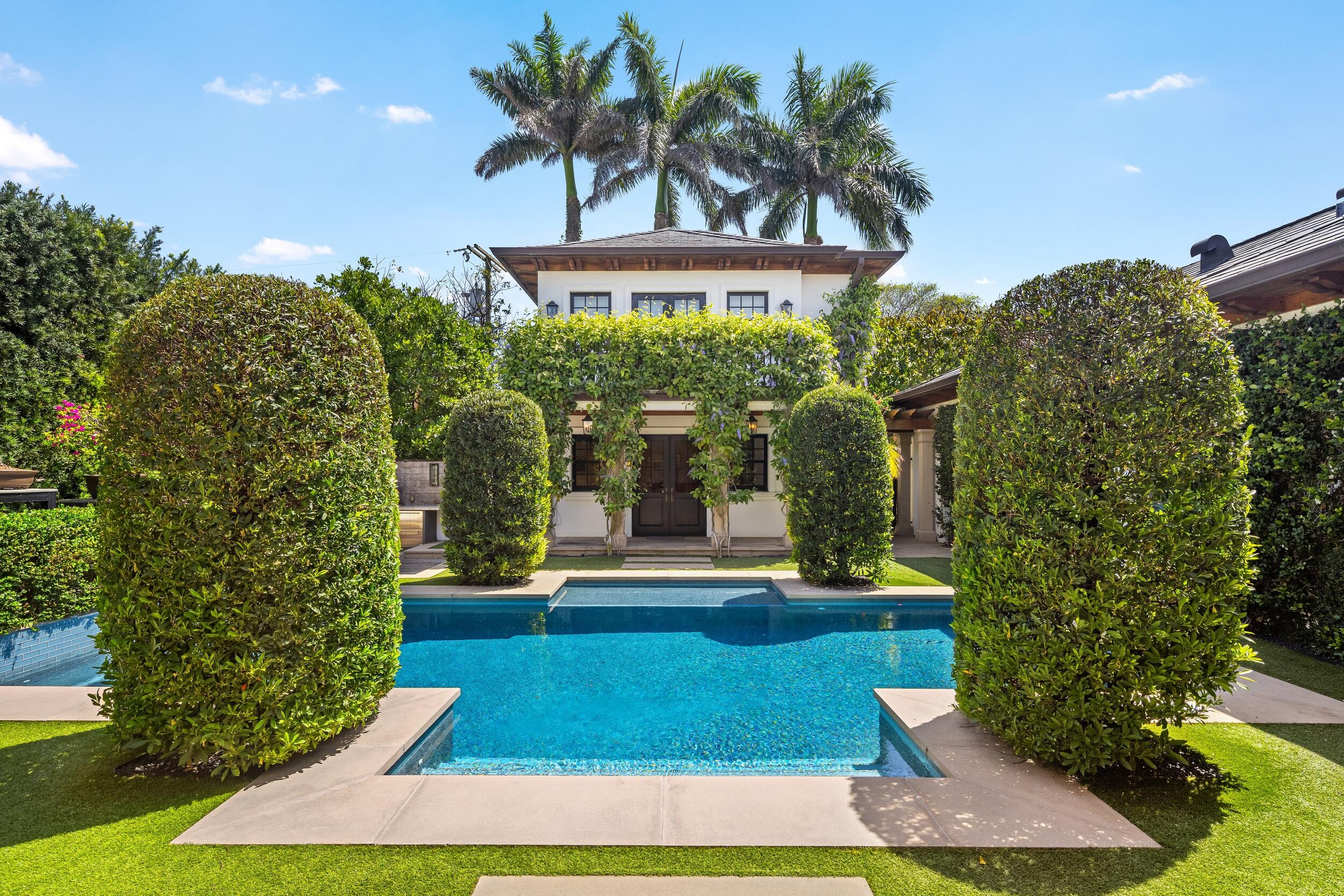 1053 N Lake Palm Beach, FL 33480