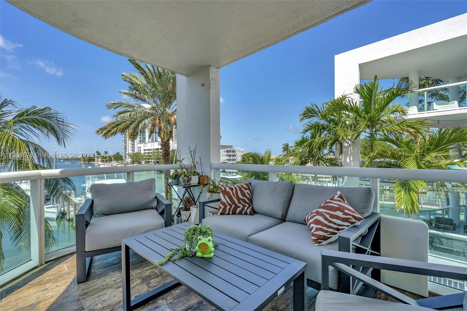 7914 N Harbor Is Dr #206
