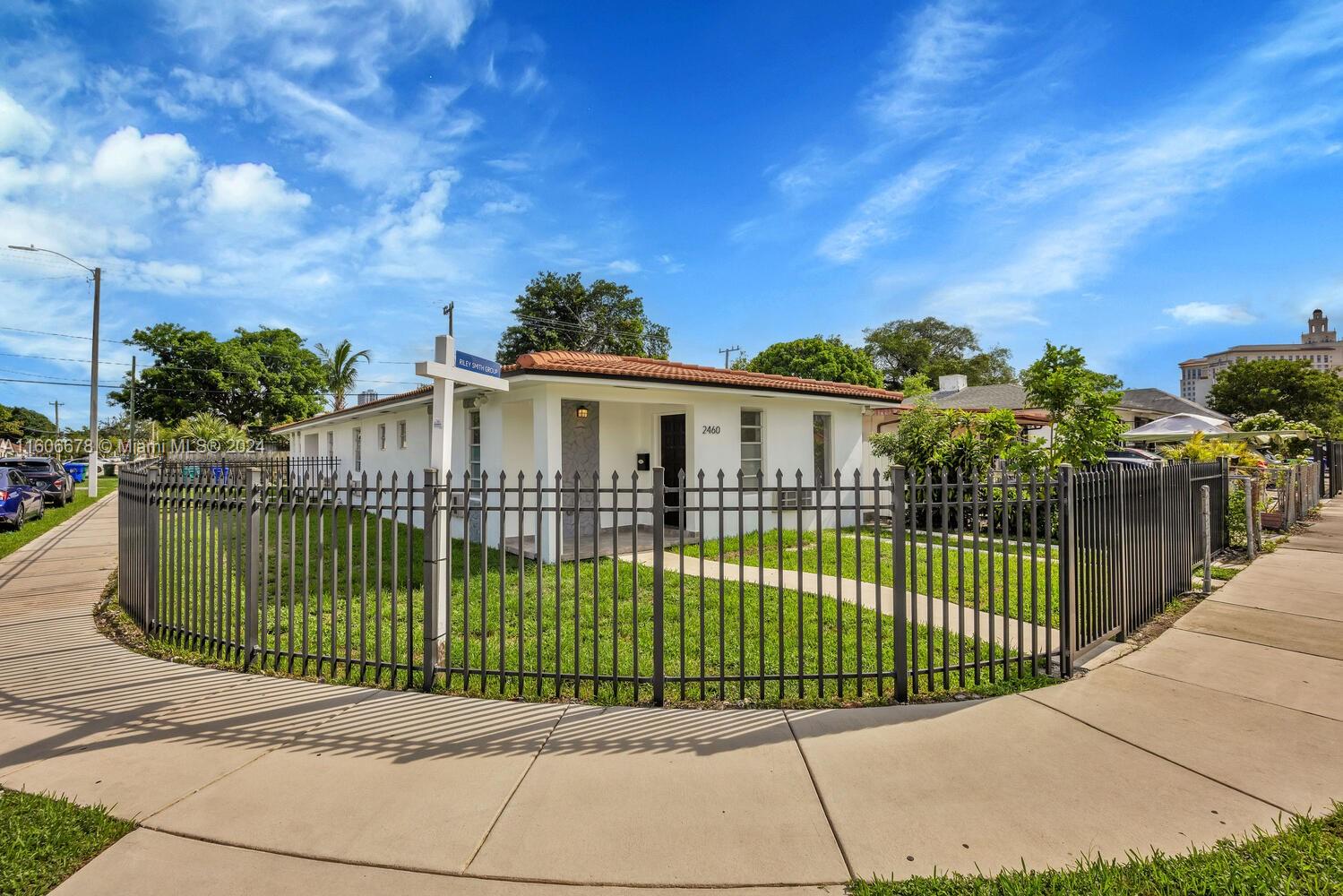 2460 SW 36th Ave