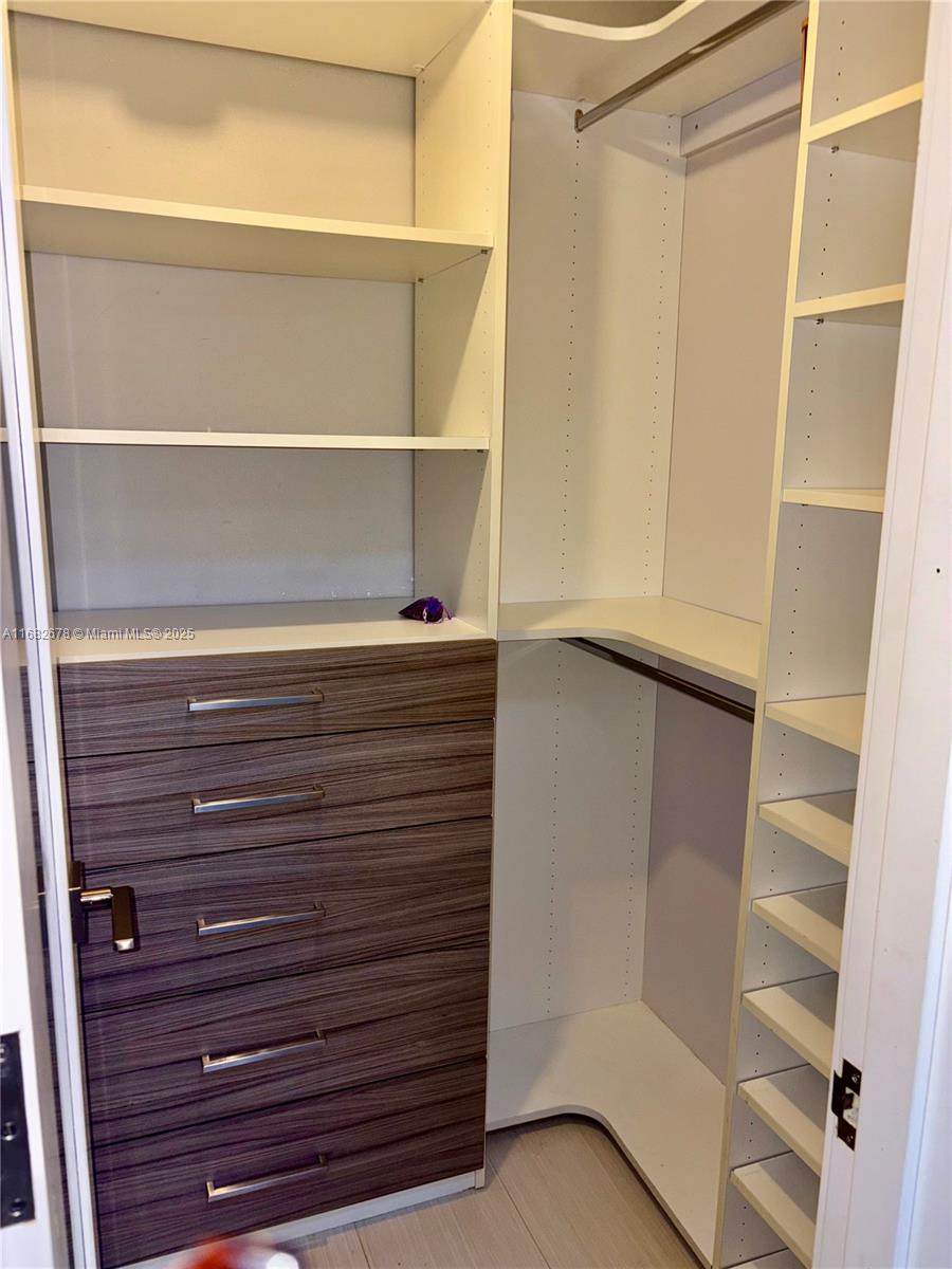 6520 SW 48th St,South Miami, FL 33155