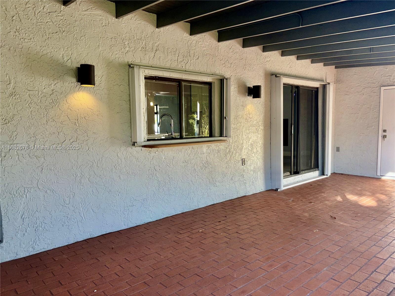 6520 SW 48th St,South Miami, FL 33155