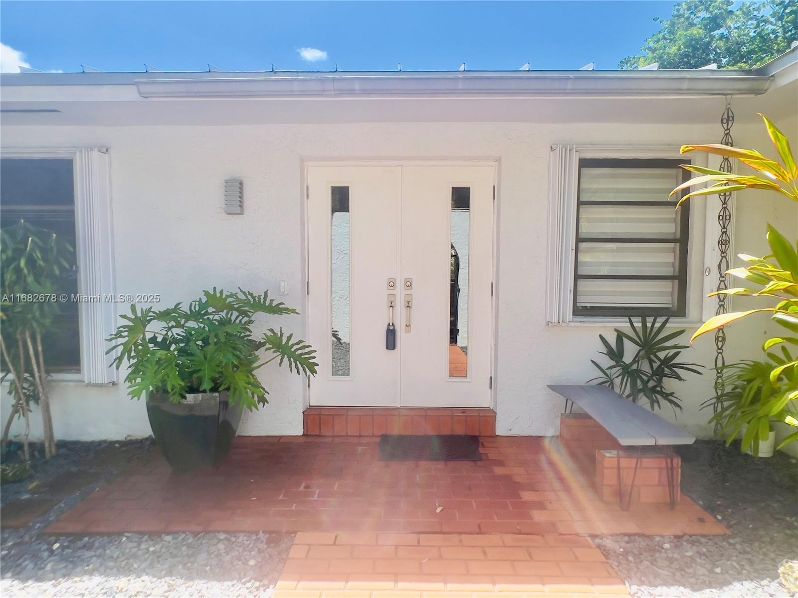 6520 SW 48th St,South Miami, FL 33155