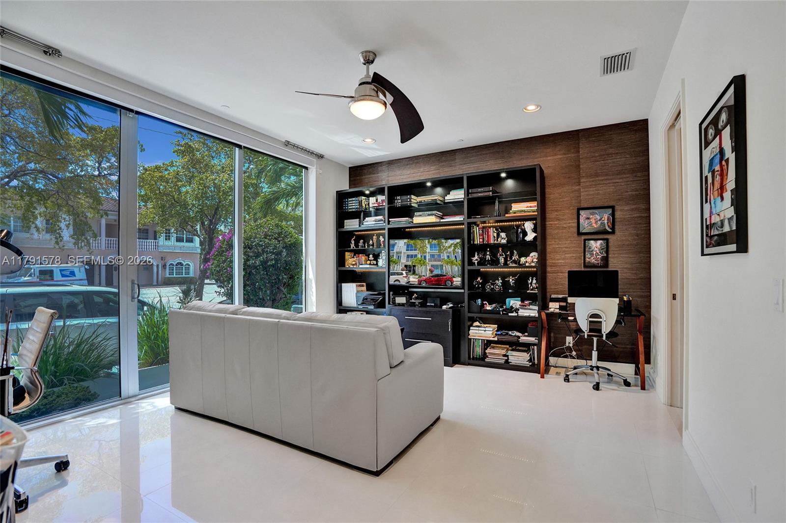 2725 NE 1st St Pompano Beach, FL 33062