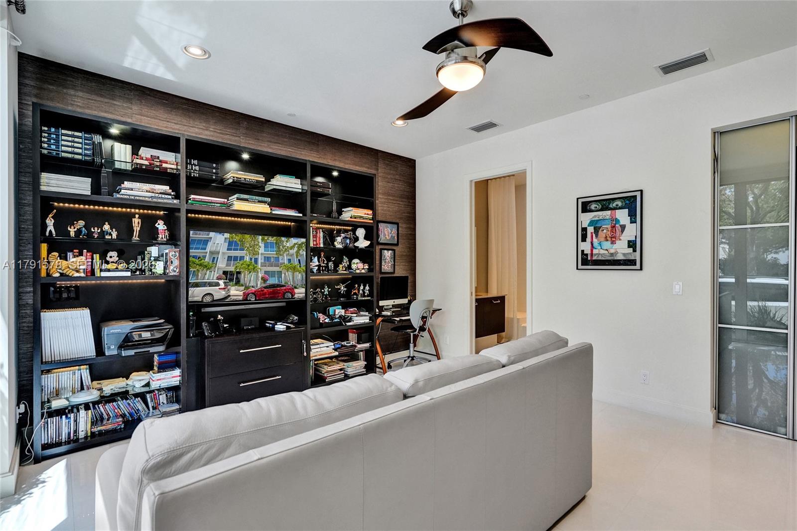 2725 NE 1st St Pompano Beach, FL 33062