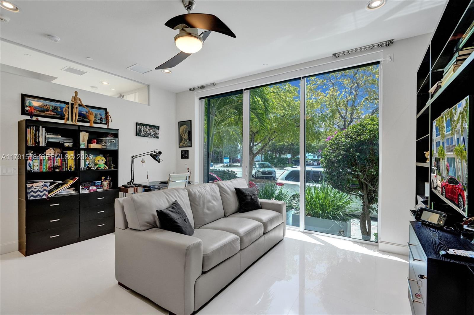 2725 NE 1st St Pompano Beach, FL 33062