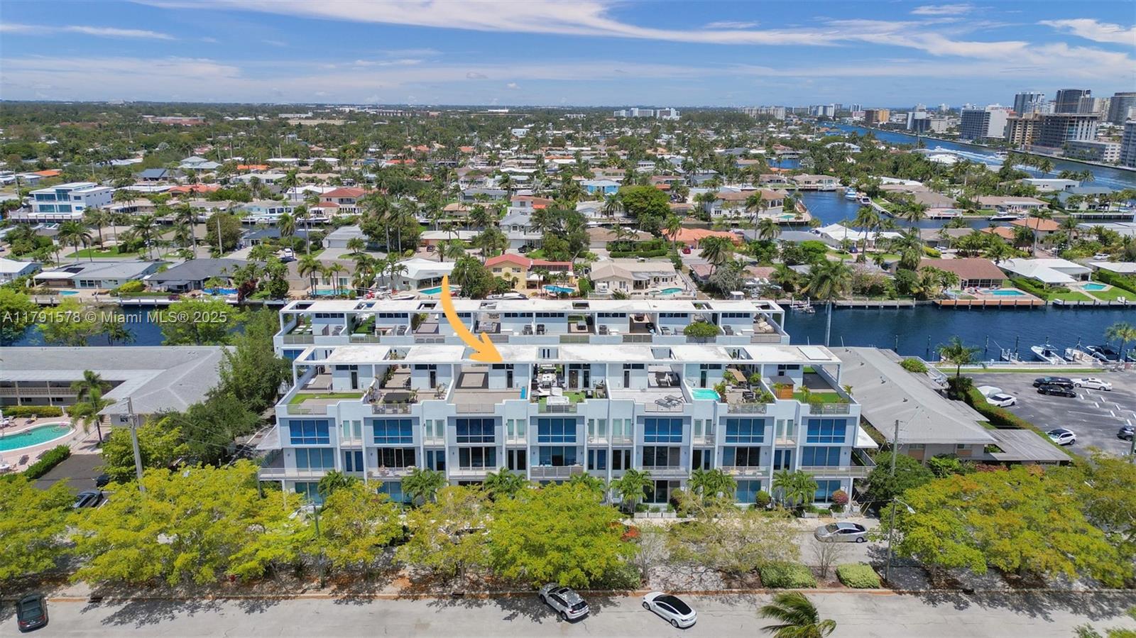 2725 NE 1st St,Pompano Beach, FL 33062