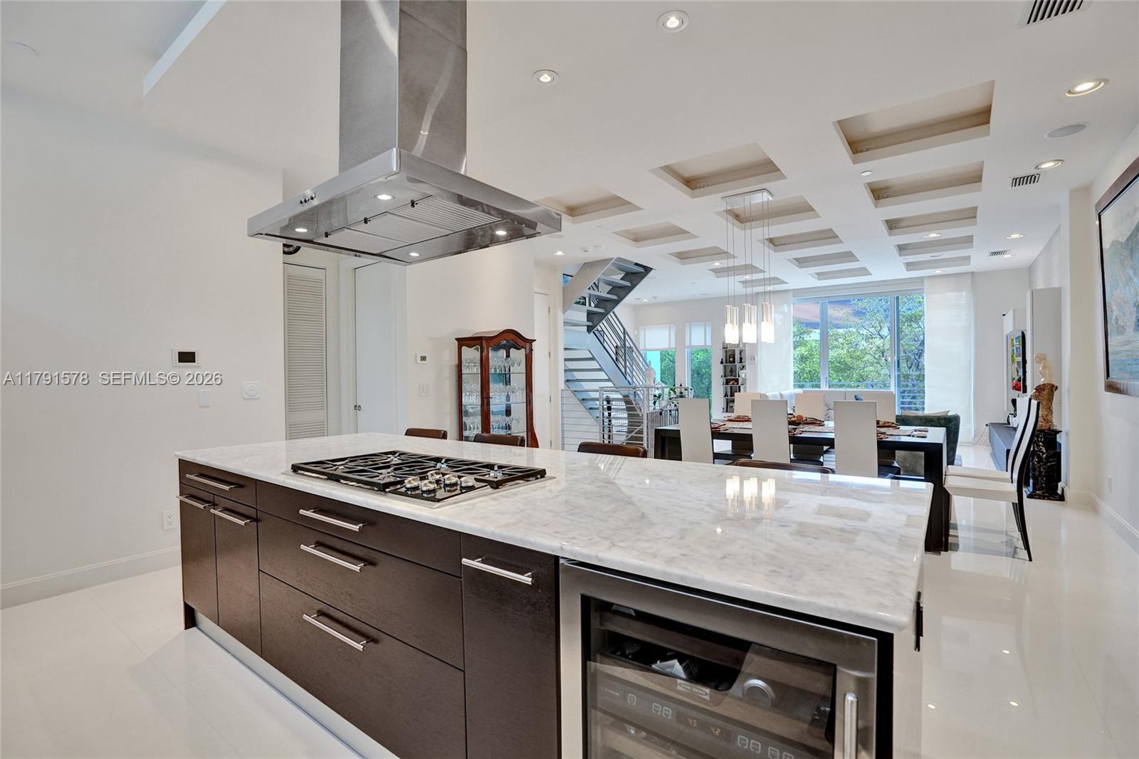 2725 NE 1st St Pompano Beach, FL 33062