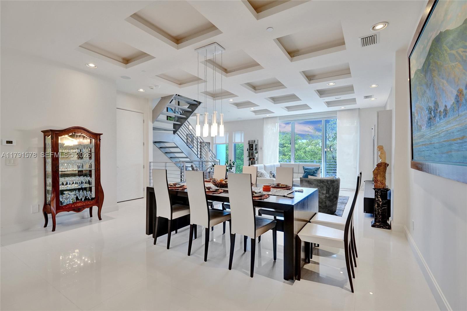 2725 NE 1st St Pompano Beach, FL 33062