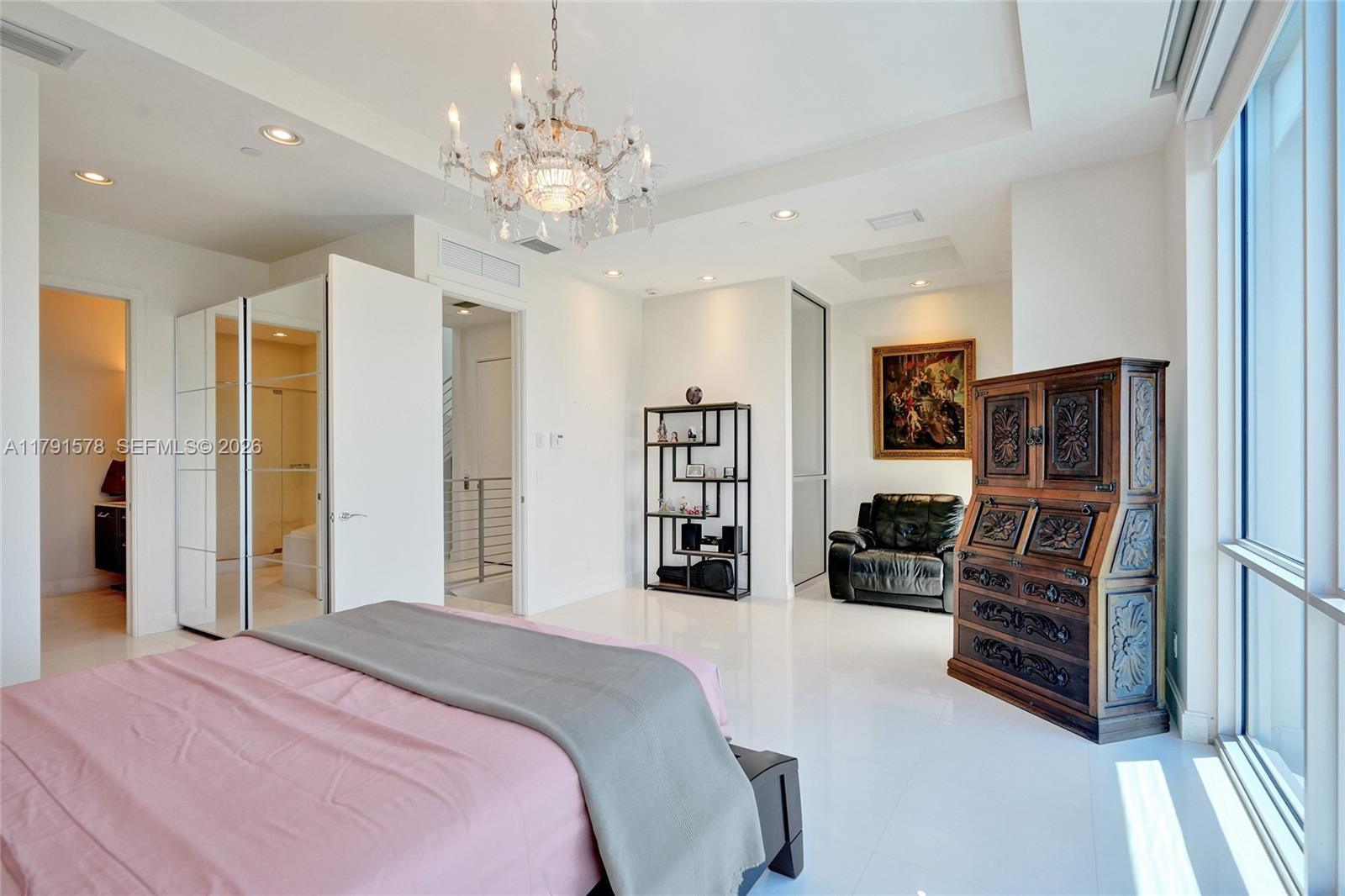 2725 NE 1st St Pompano Beach, FL 33062