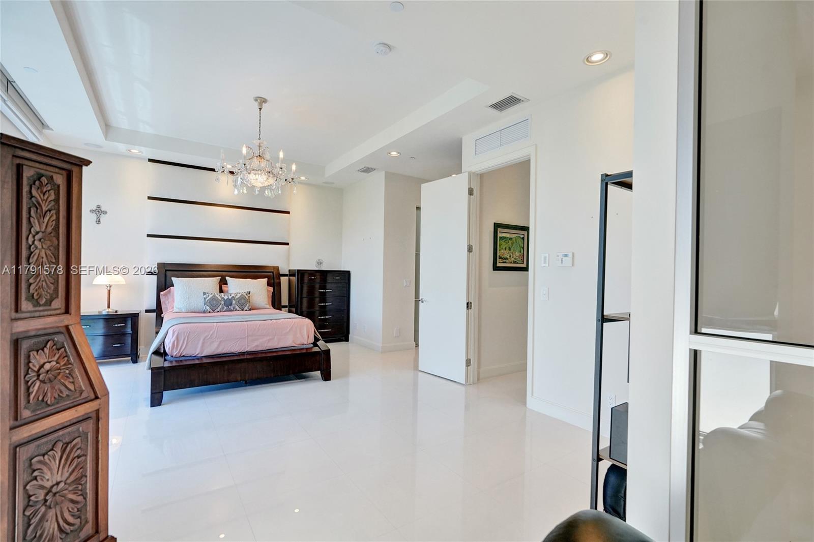 2725 NE 1st St Pompano Beach, FL 33062