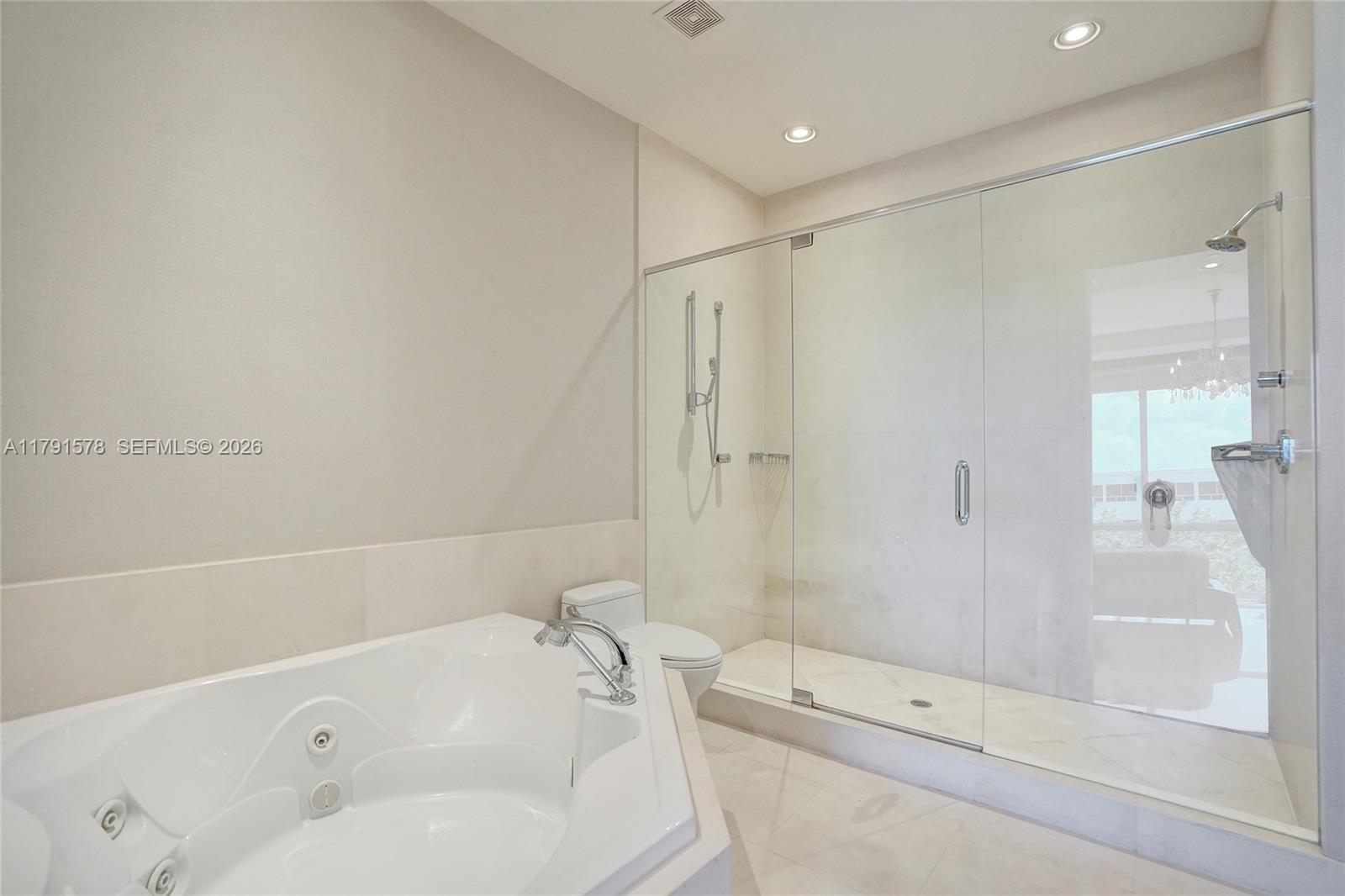 2725 NE 1st St Pompano Beach, FL 33062