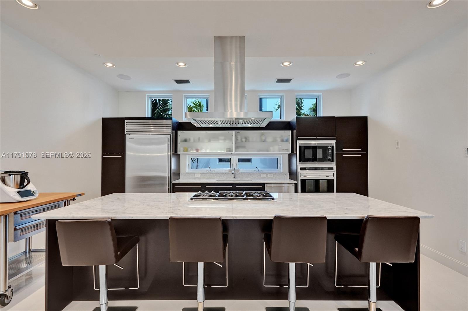 2725 NE 1st St Pompano Beach, FL 33062