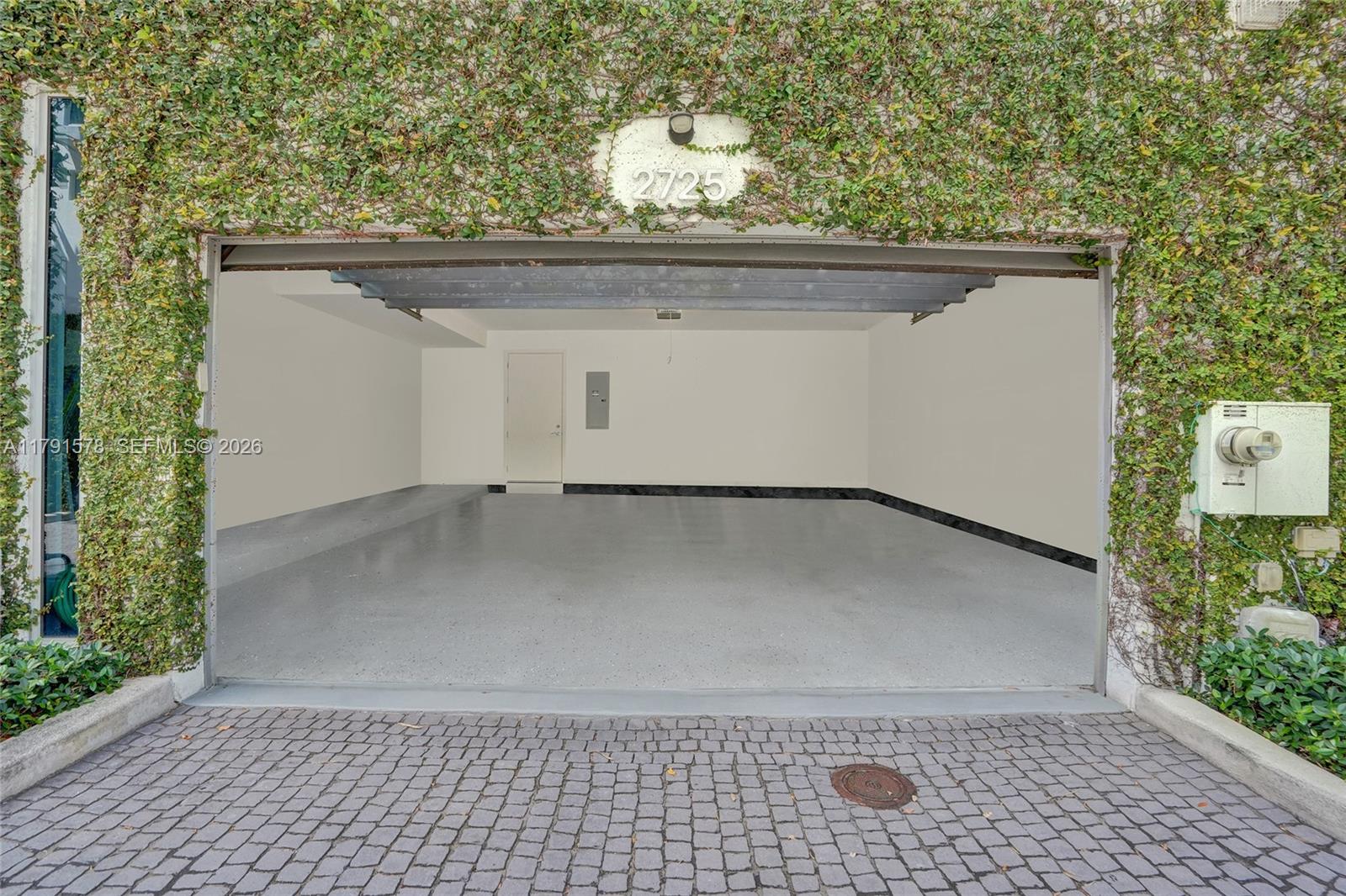 2725 NE 1st St Pompano Beach, FL 33062