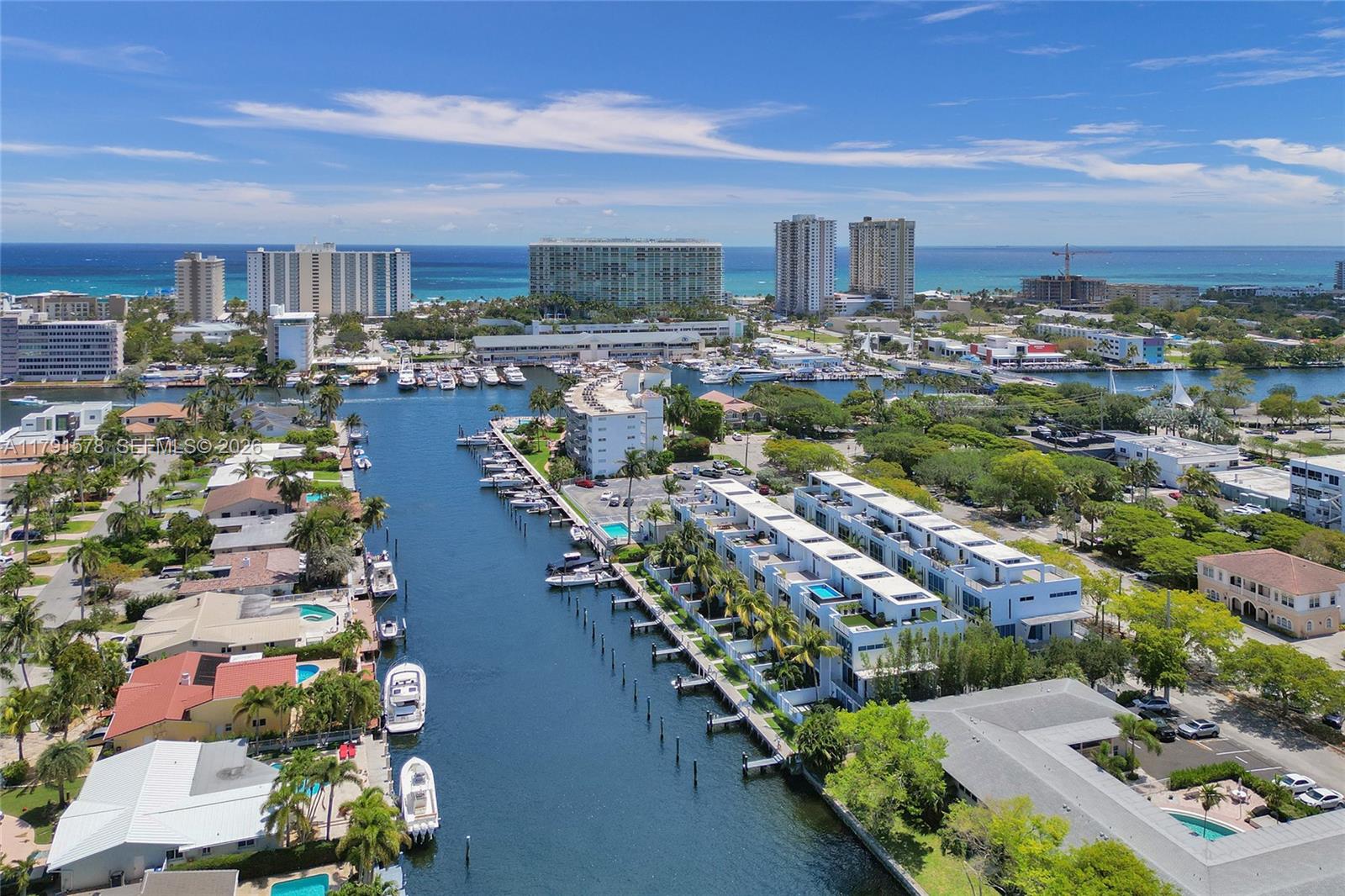 2725 NE 1st St Pompano Beach, FL 33062