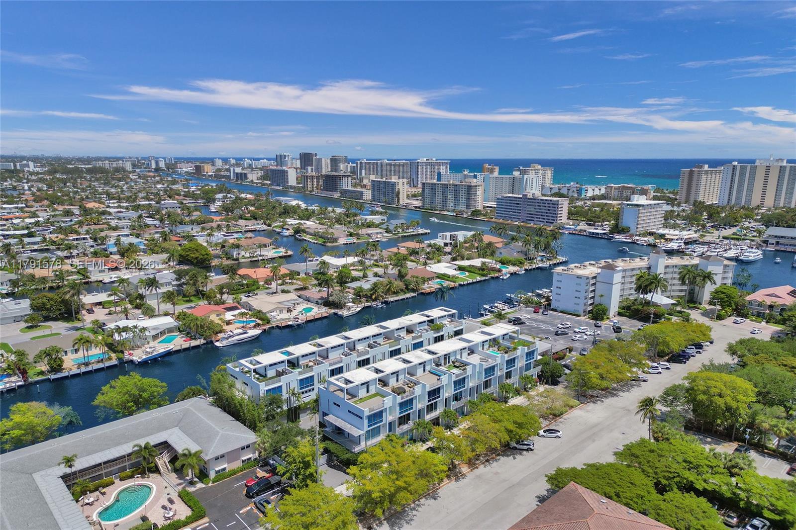 2725 NE 1st St Pompano Beach, FL 33062