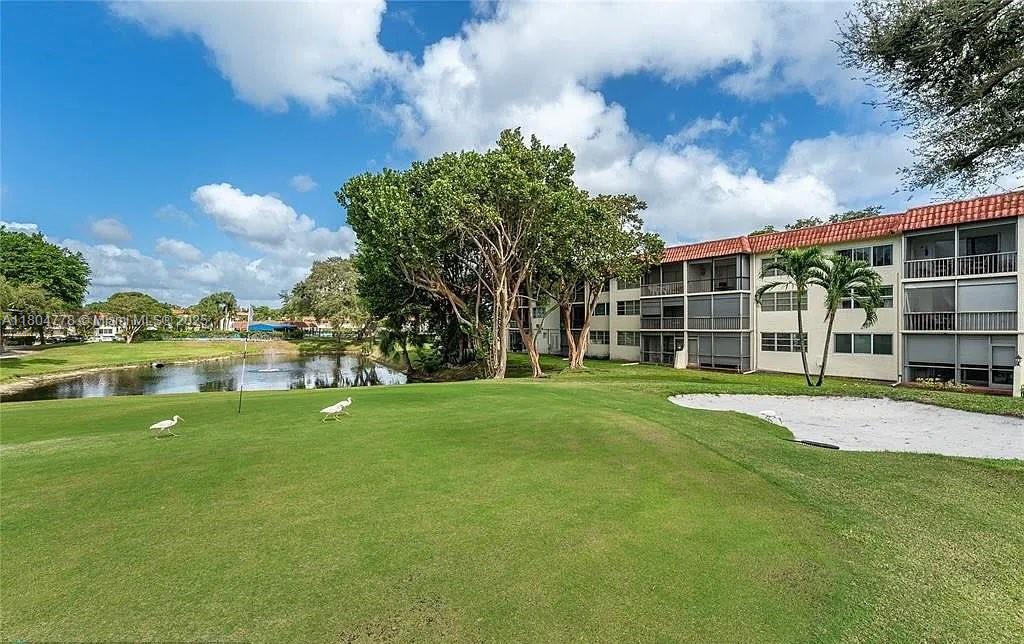 8930 S Hollybrook Blvd #210