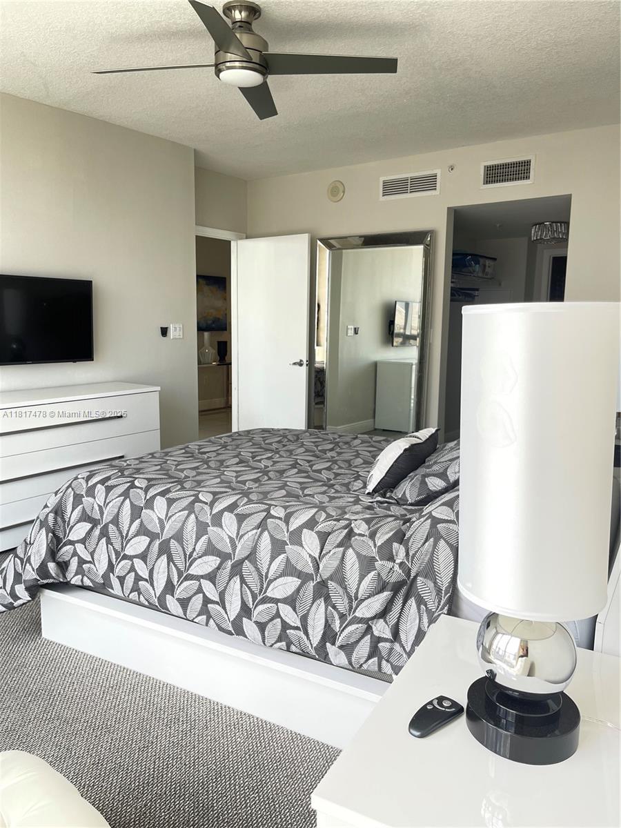 image Opera Tower Condo15