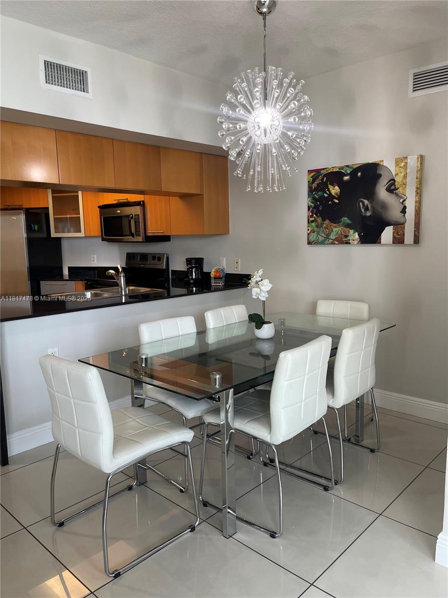 image Opera Tower Condo1