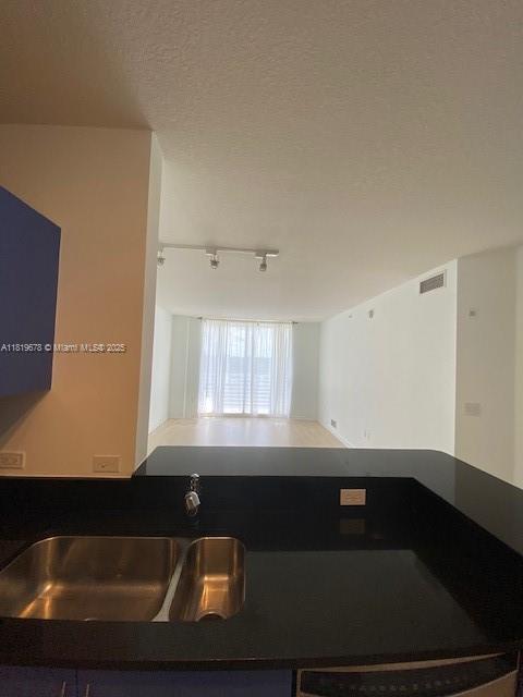 image Venture At Aventura West17