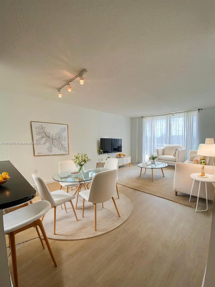 image Venture At Aventura West1