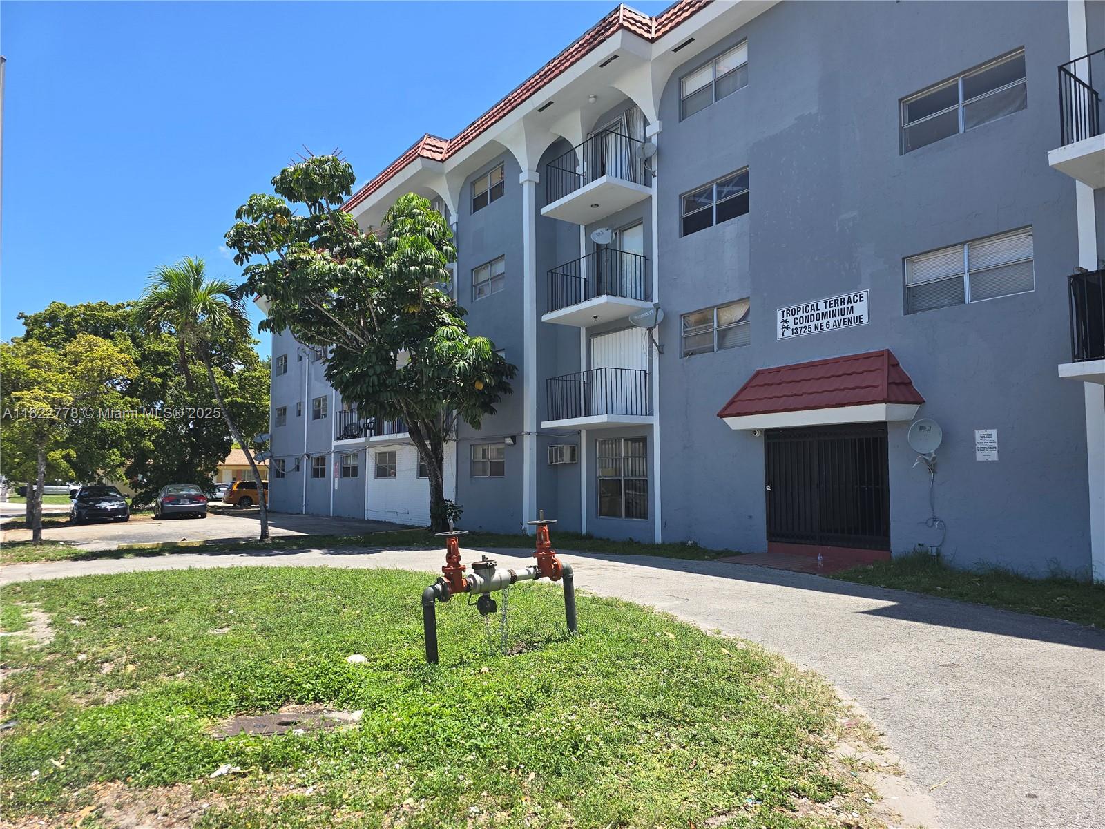 13725 NE 6th Ave #305