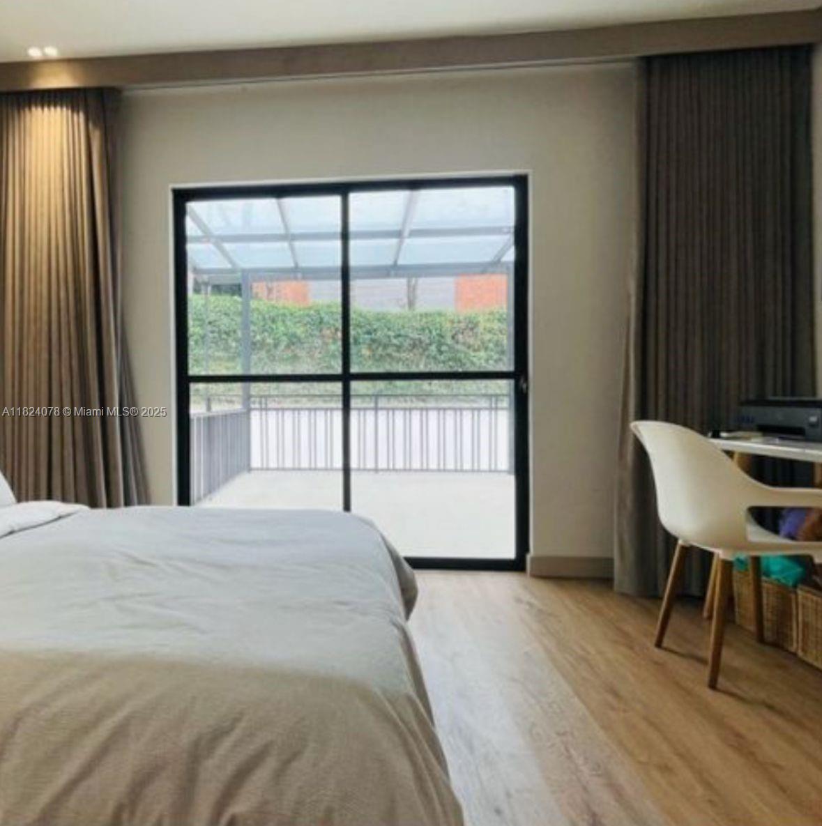 20 ST Loma Montesori Poblado Medellin Colombia Medellin, CO, 0