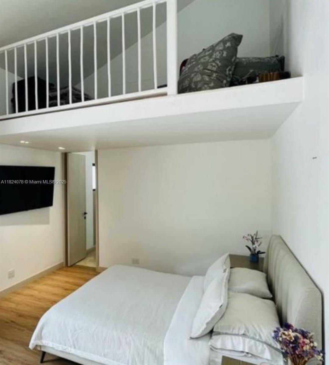 20 ST Loma Montesori Poblado Medellin Colombia Medellin, CO, 0