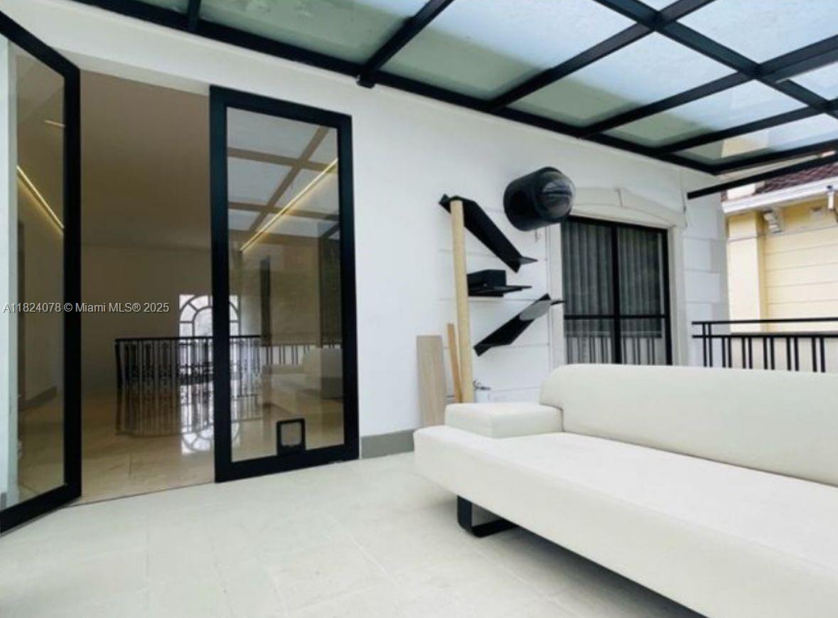 20 ST Loma Montesori Poblado Medellin Colombia Medellin, CO, 0