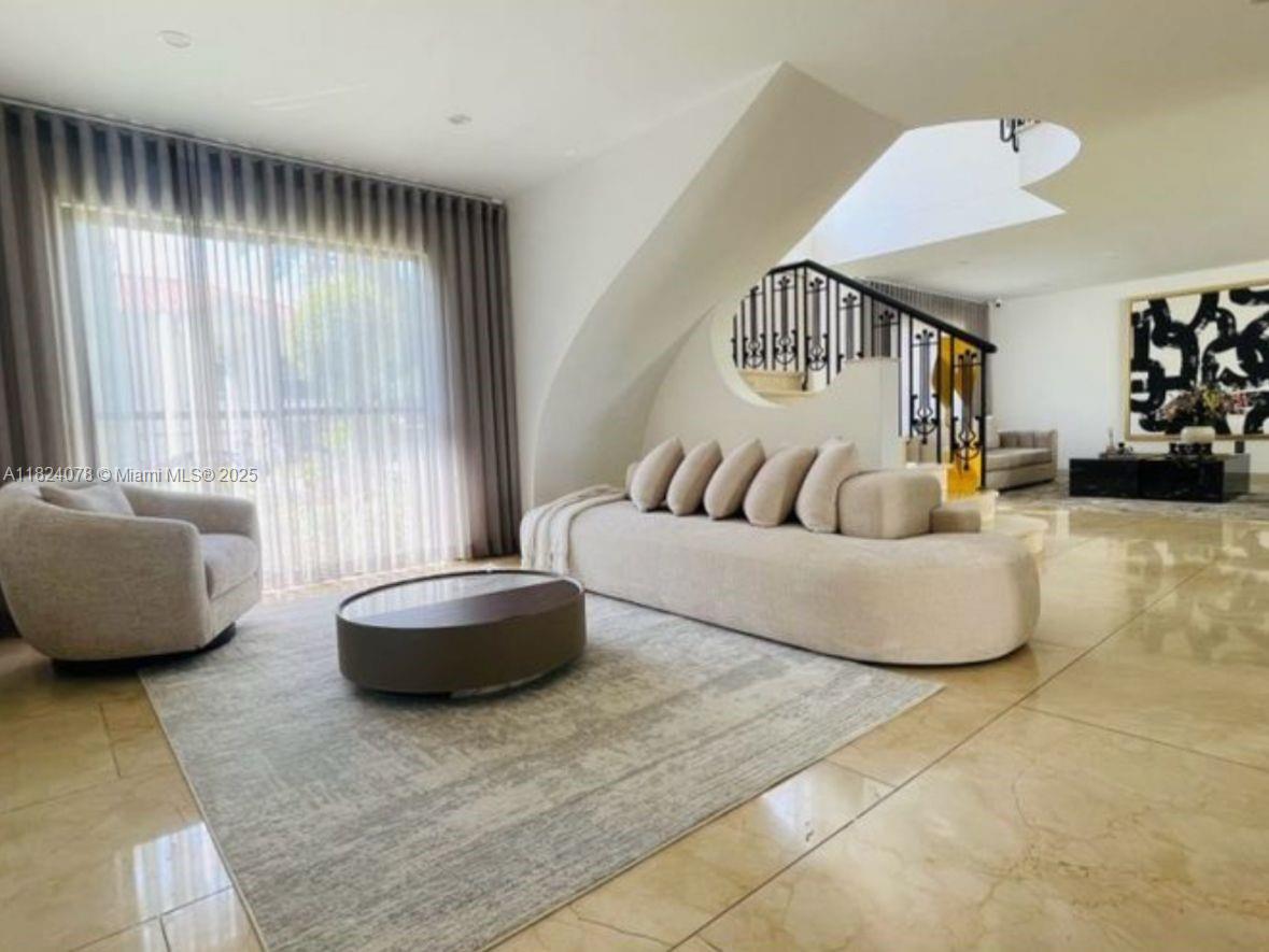 20 ST Loma Montesori Poblado Medellin Colombia Medellin, CO, 0