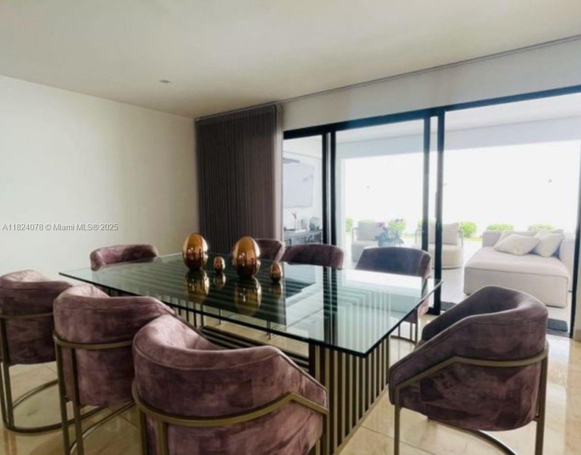 20 ST Loma Montesori Poblado Medellin Colombia Medellin, CO, 0