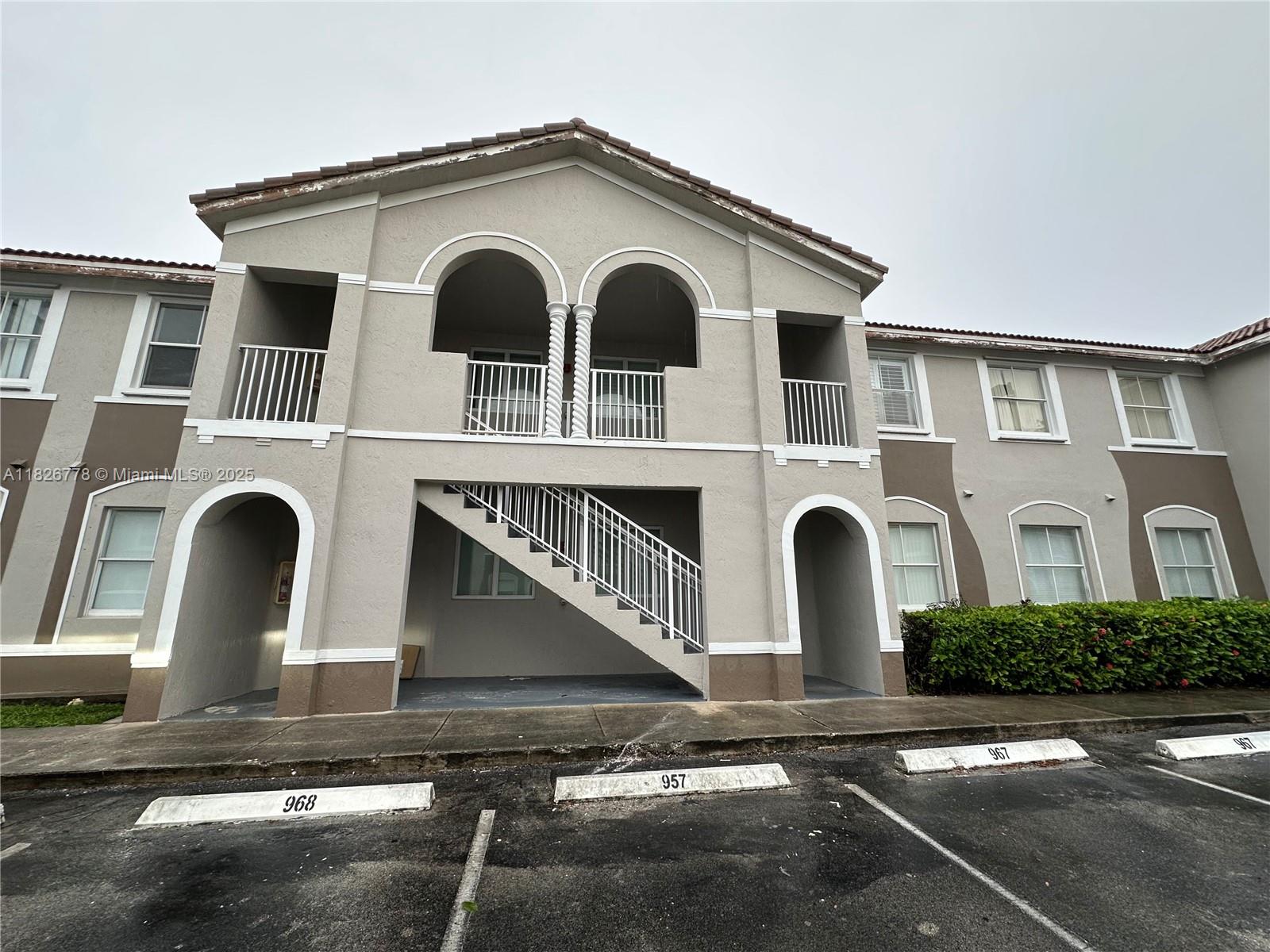 1661 SE 29th Ct #206