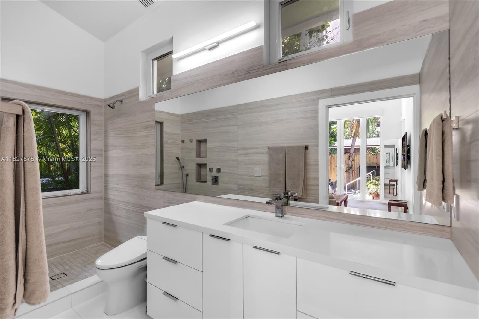 3865 Poinciana Ave Miami, FL 33133