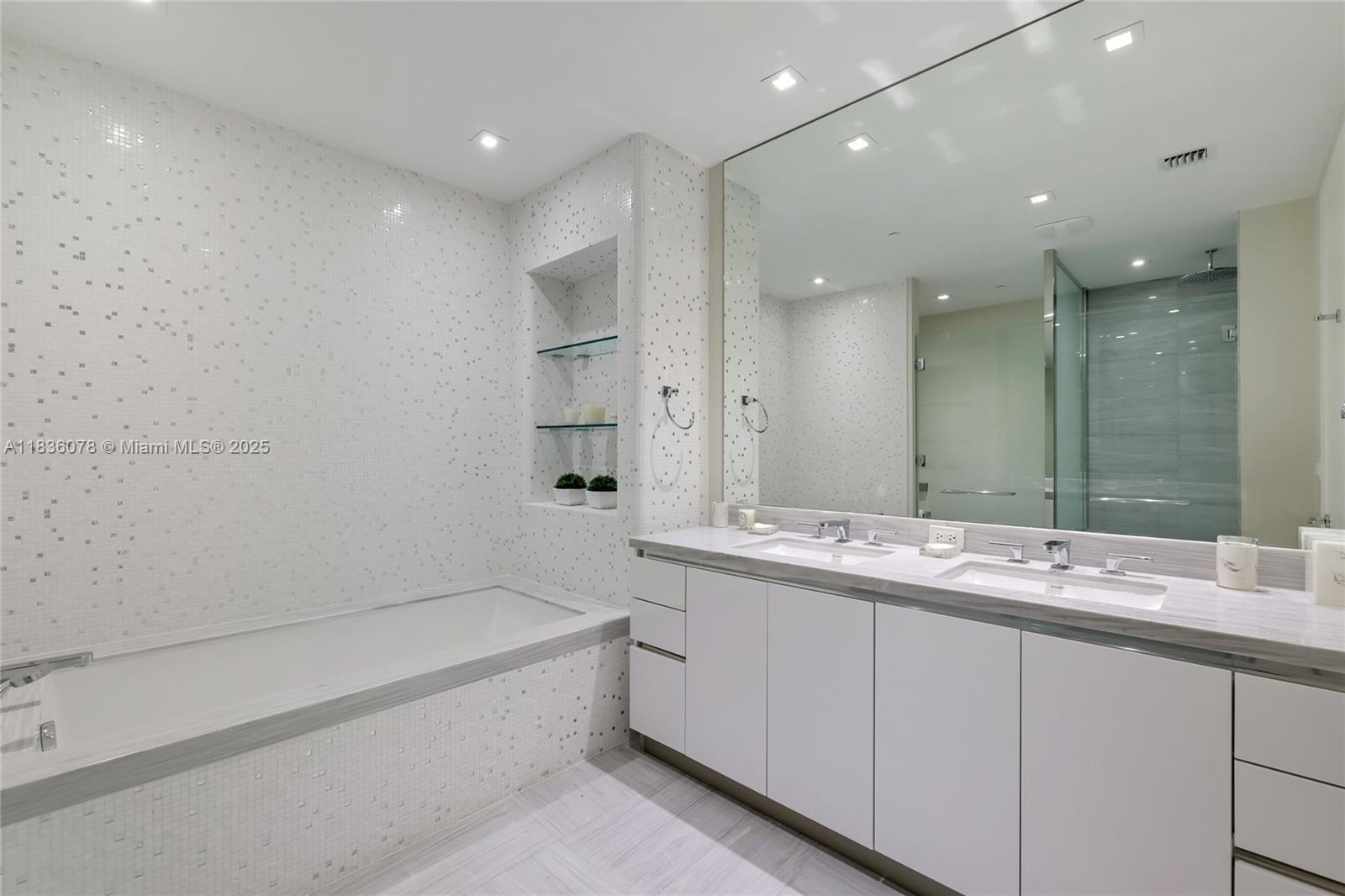 image Jade Signature15