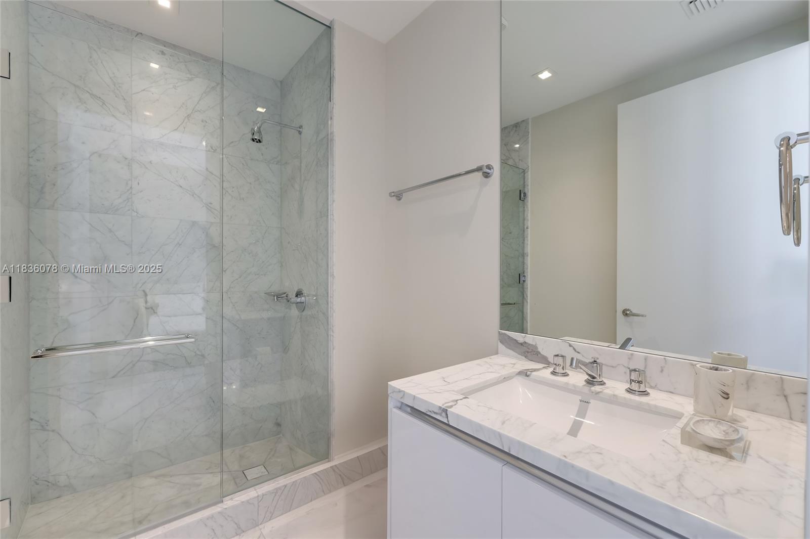 image Jade Signature22