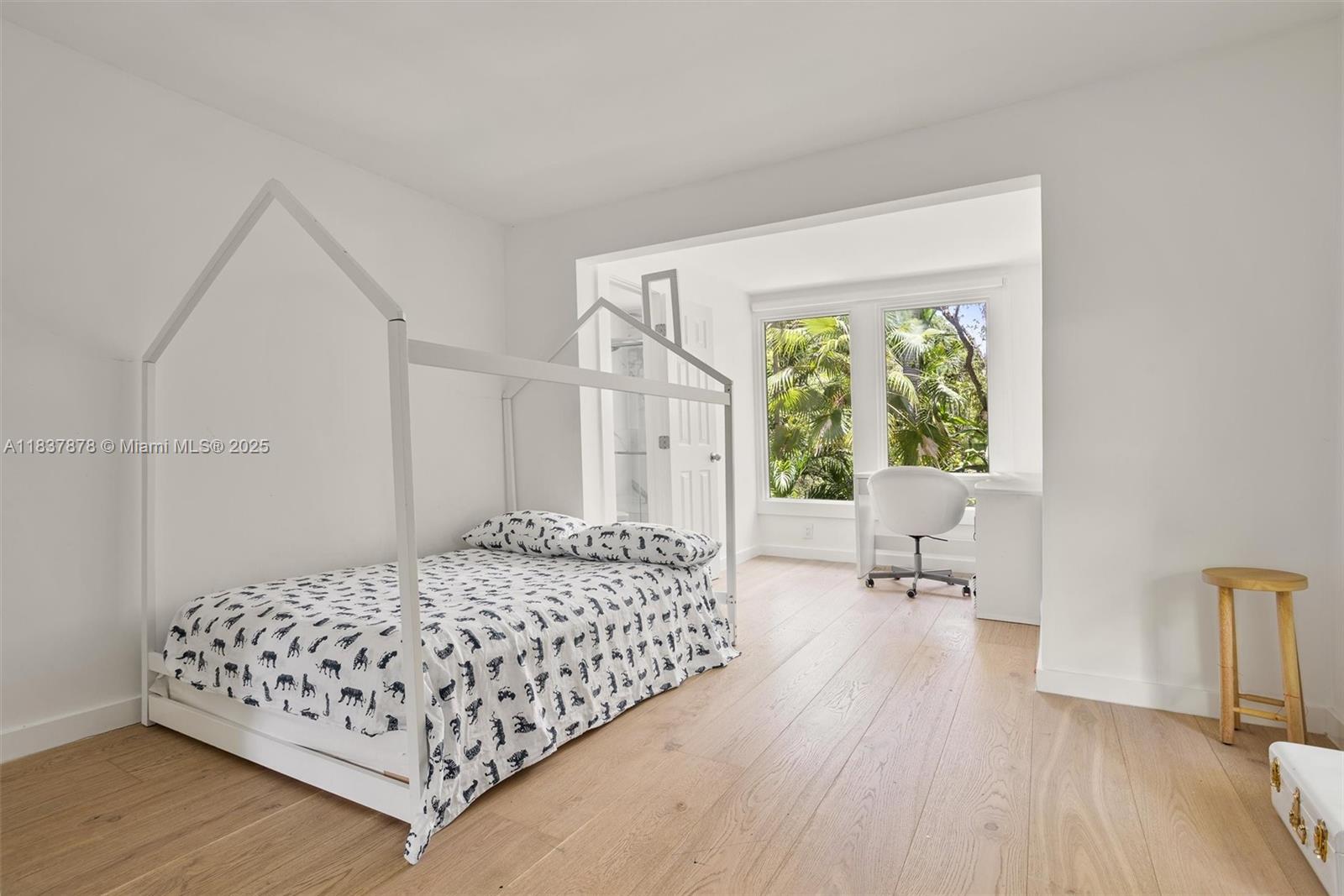 4286 S Douglas Rd Miami, FL 33133