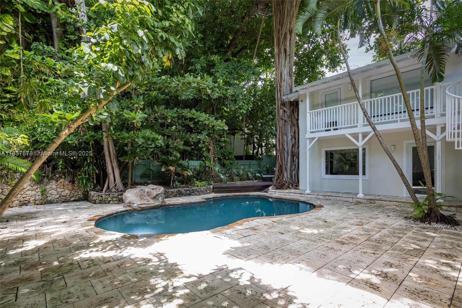 4286 S Douglas Rd Miami, FL 33133