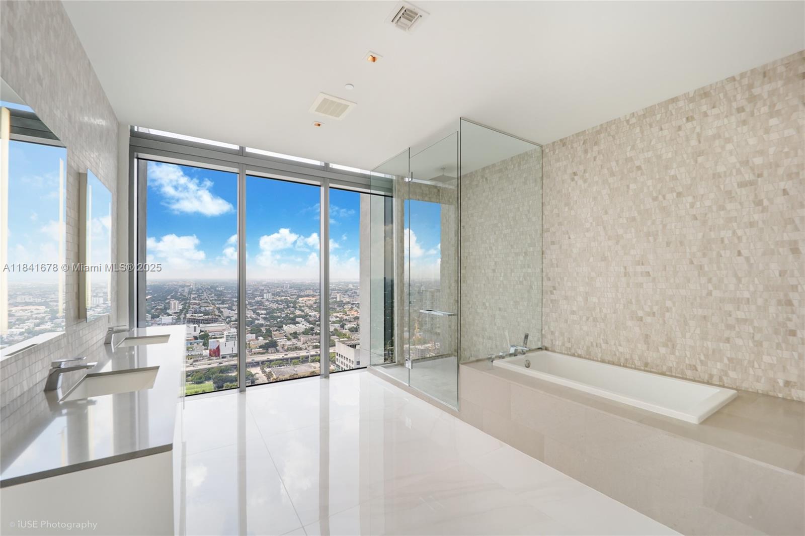 image Rise Brickell City Centr18